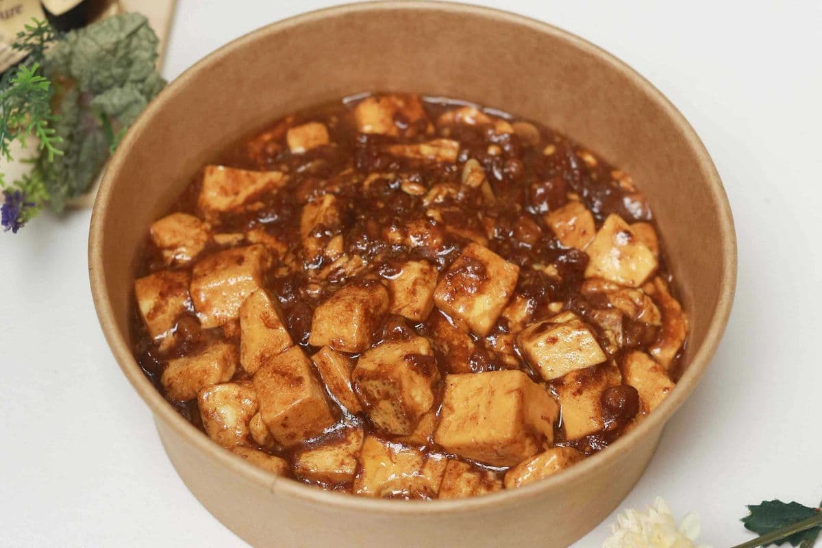 【F2】Stir-fried tofu with braised pork卤肉爆炒豆腐