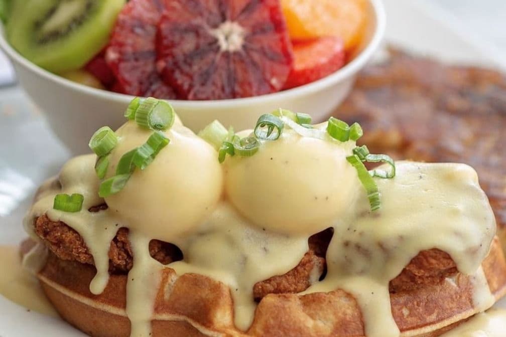 Bénédictine au poulet frit / Fried Chicken Benedict