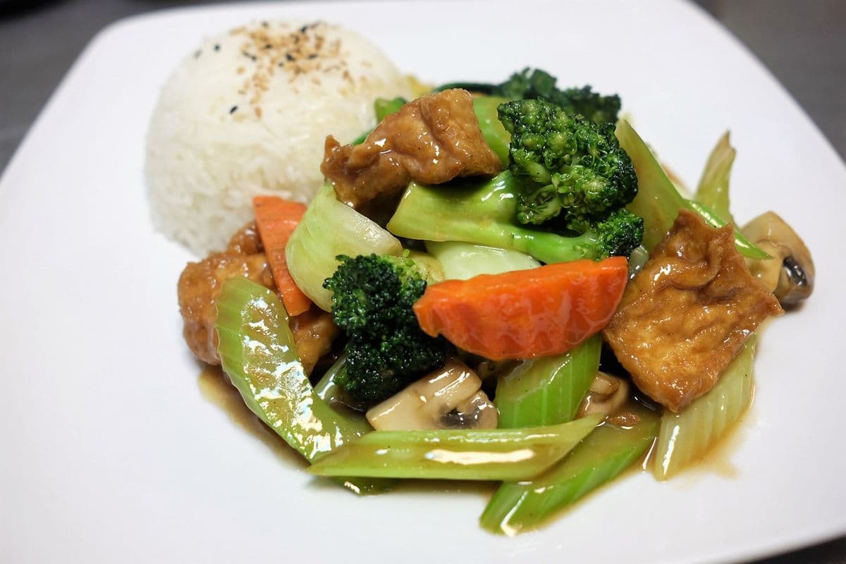 W9 Tofu aux Légumes ( Avec Soupe )