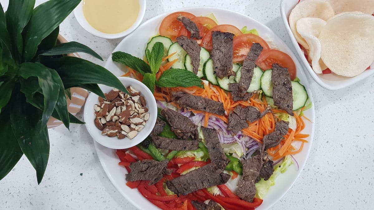1380. Grilled Beef Salad