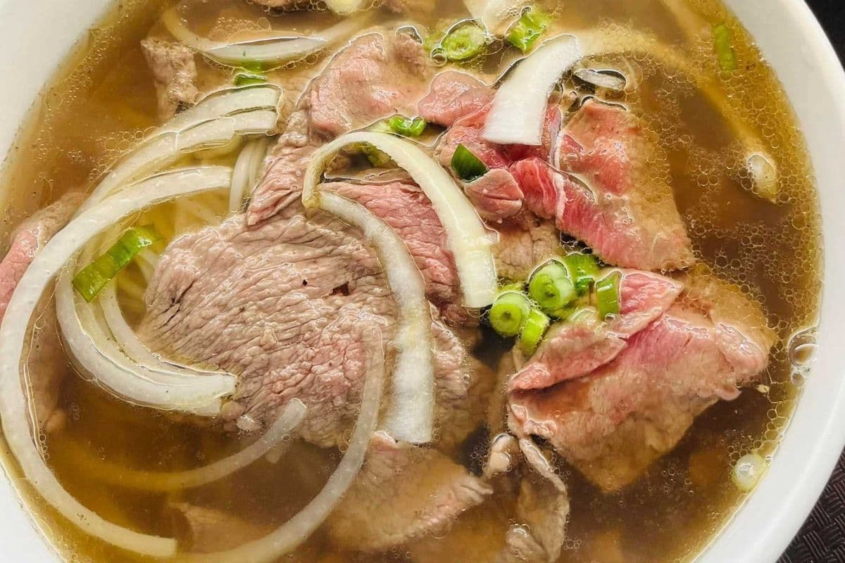 Pho Tai (Rare Beef)