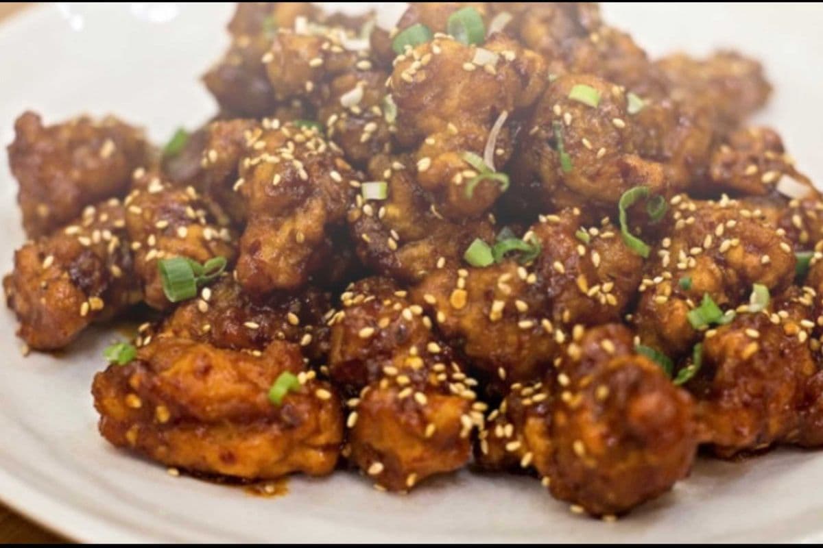 Kan Poong Gi (Sweet & Spicy Chicken)