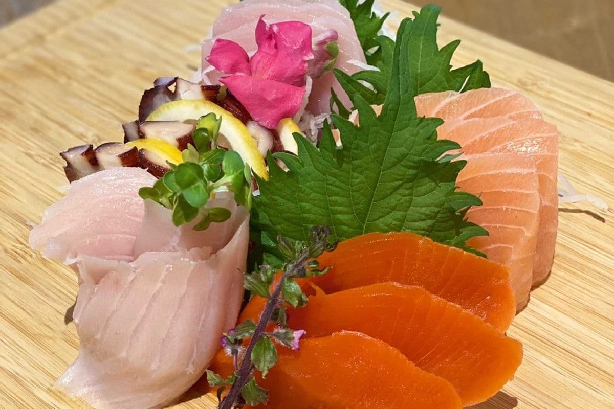 Assorted Sashimi (14 pcs)