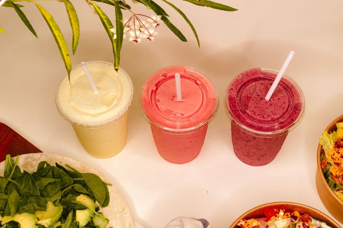 The Aloha Pineapple Smoothie (16 oz)