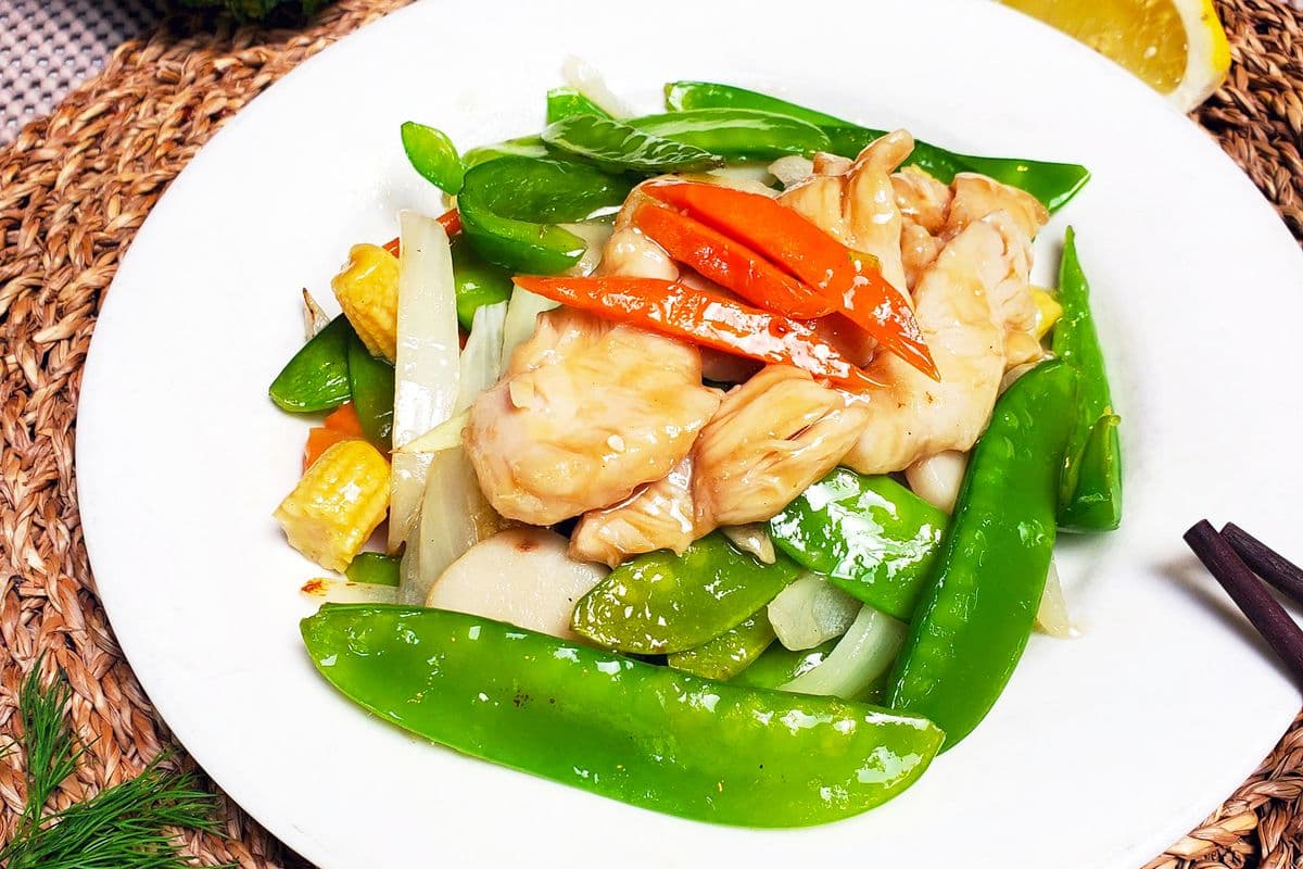 Chicken with Snow Peas and Baby Corn