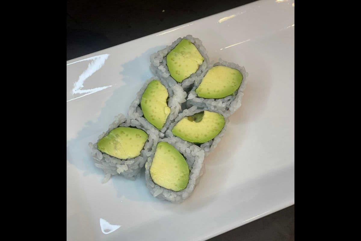 Avocado Roll (6 pcs)