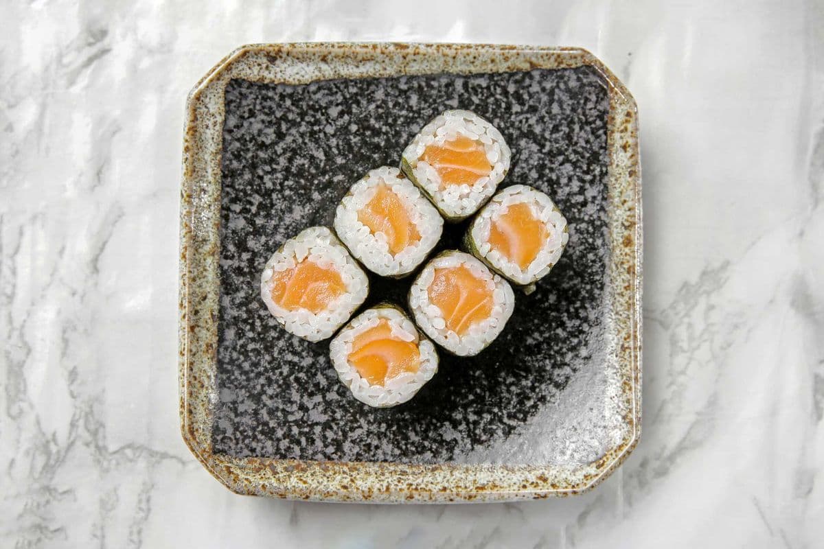 Sake Maki Roll (6 pcs)