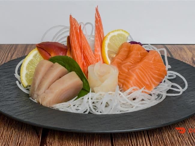 Sashimi Set (18pcs)