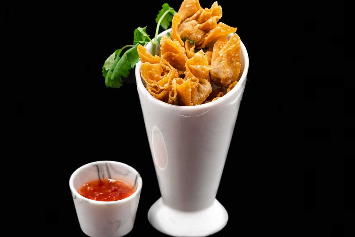 Wonton frits avec sauce aigre-douce (six mcx)