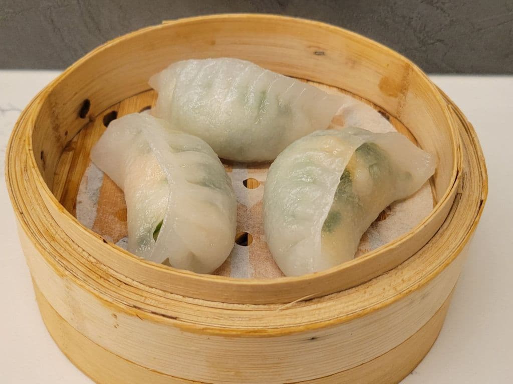 ST4 Shrimp & Chives Dumplings 鮮蝦韭菜餃