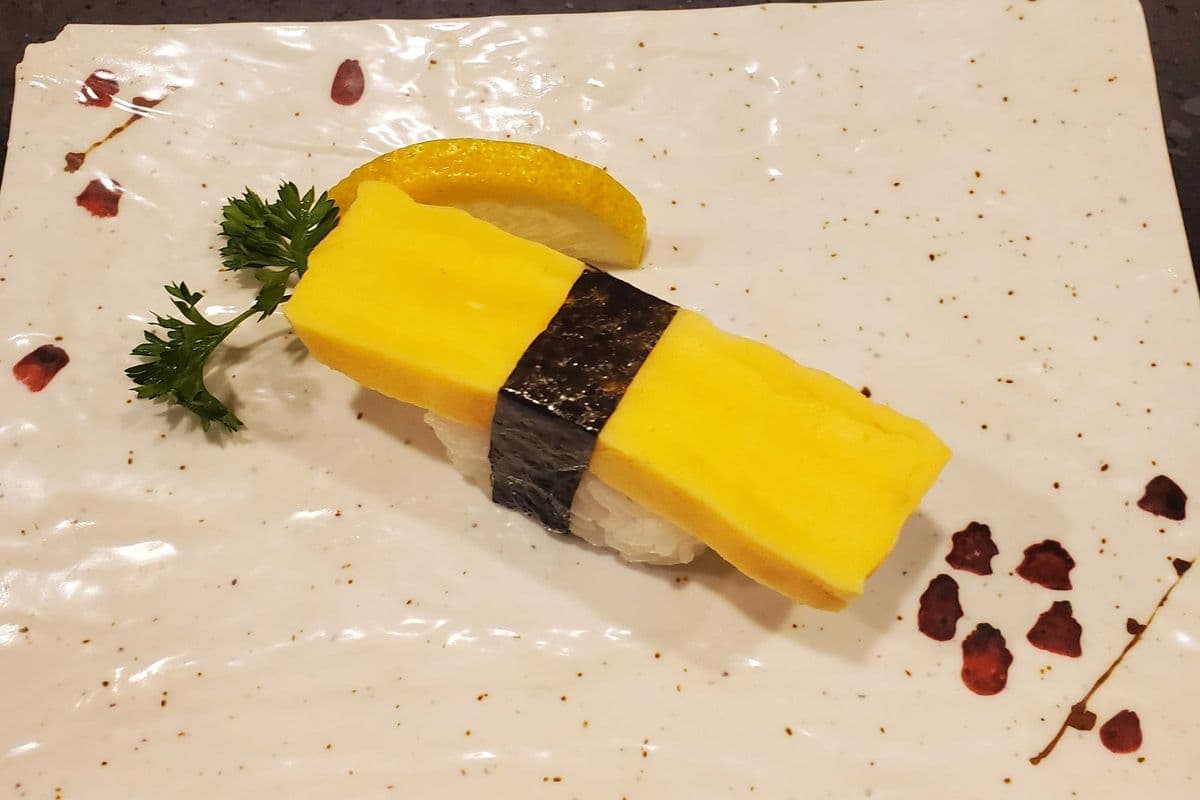 Tamago nigiri