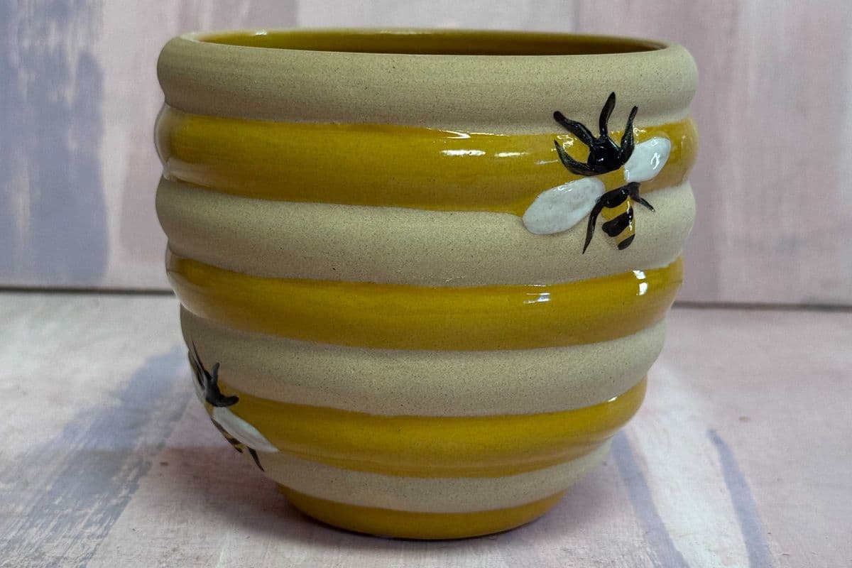 4" Honeybee ceramic pot