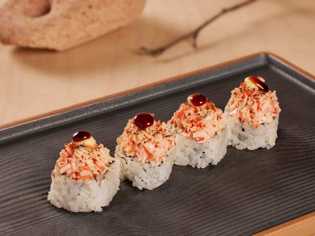 Torched Spicy Crab Roll (8pcs)