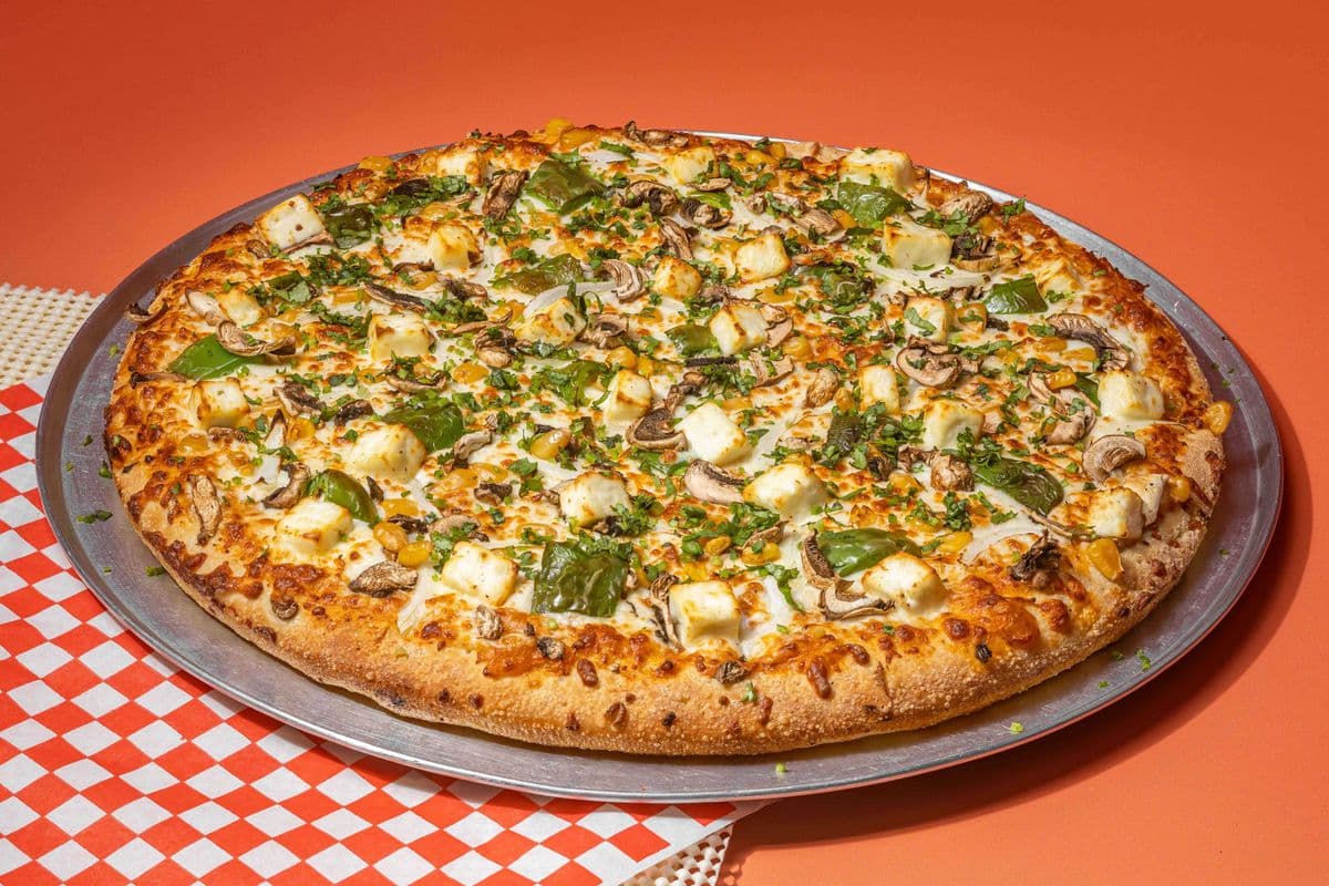 Shahi Paneer Pizza