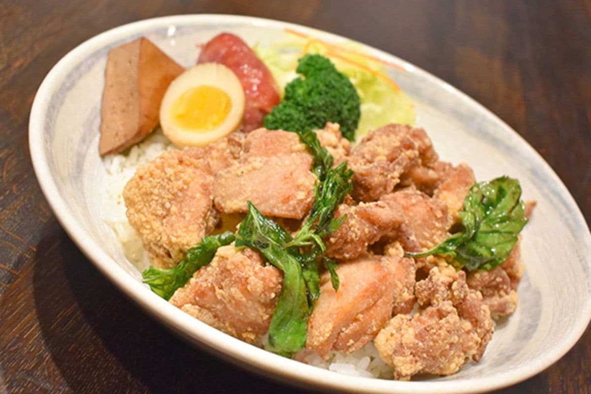 Salt and Pepper Popcorn Chicken with Rice 鹽酥雞飯