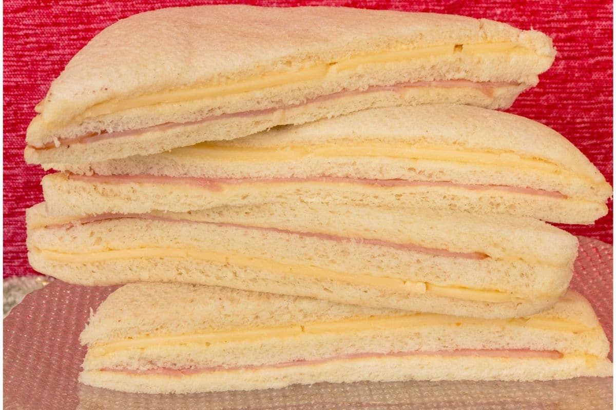 Ham & Cheese (4 Sandwiches) (Triangular size)