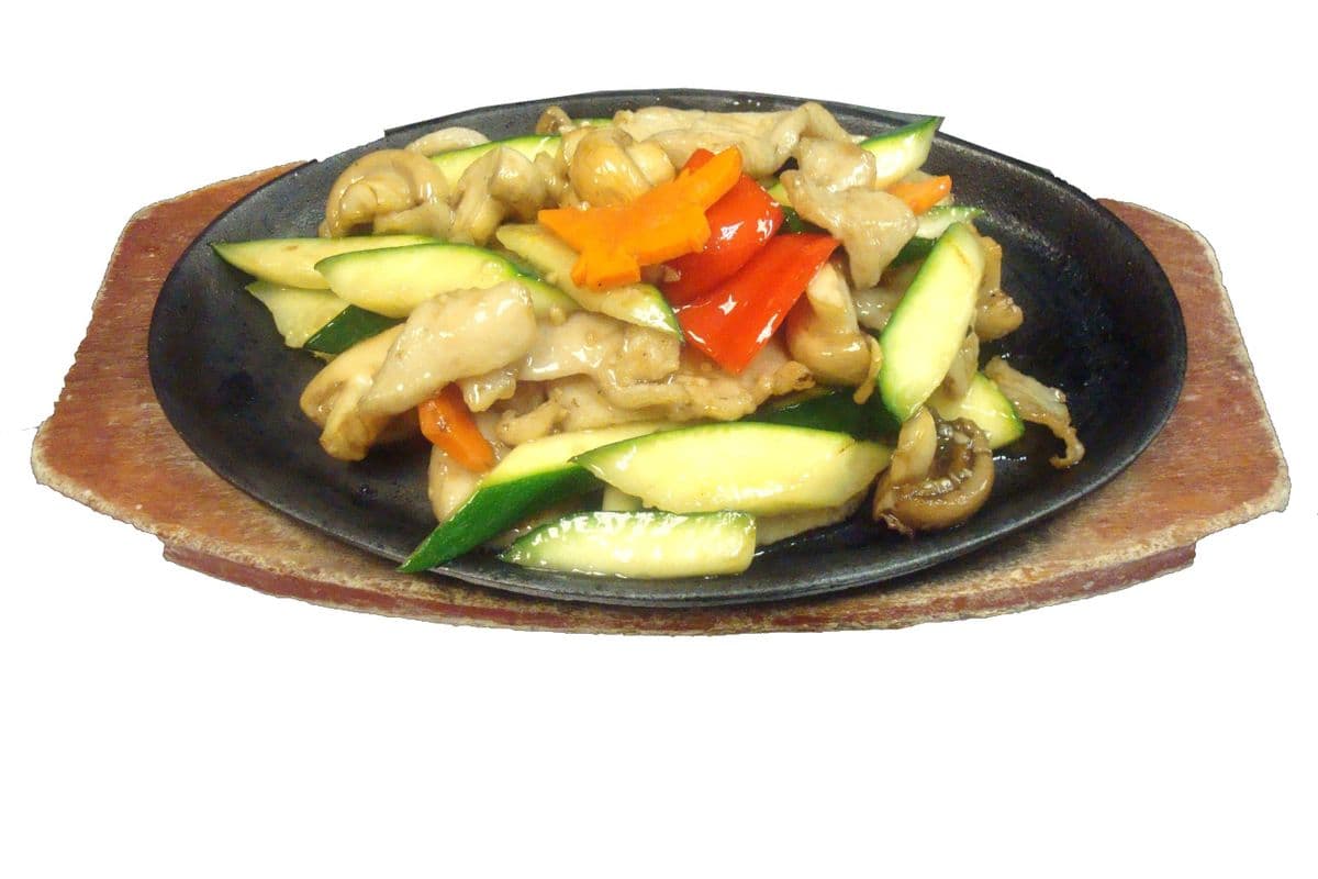 204. Zucchini or Chicken and Mushroom with Garlic Sauce 鐵板青瓜磨菇雞片