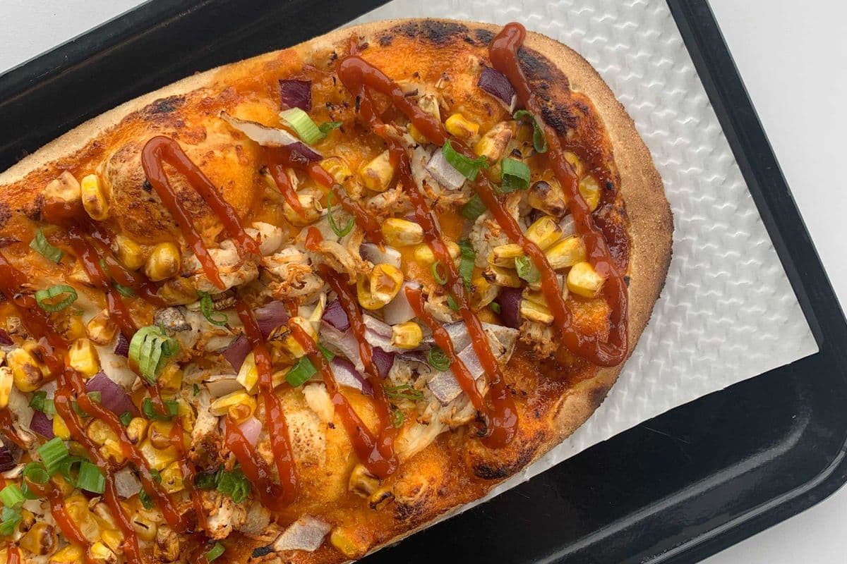 Finger Lick'n Smokey Chick'n Signature Pizza