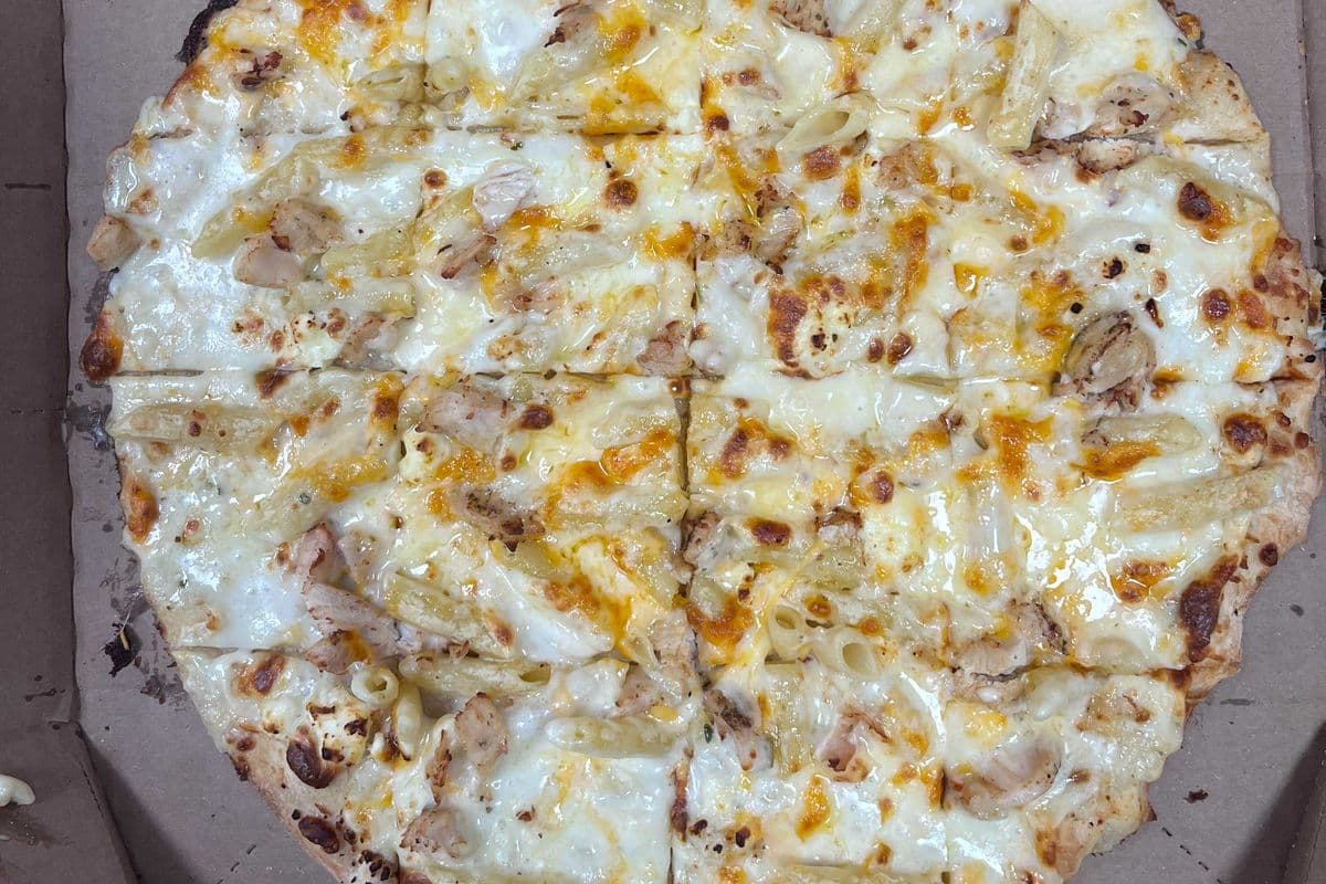 16" X-Large Alfredo Chicken Pizza