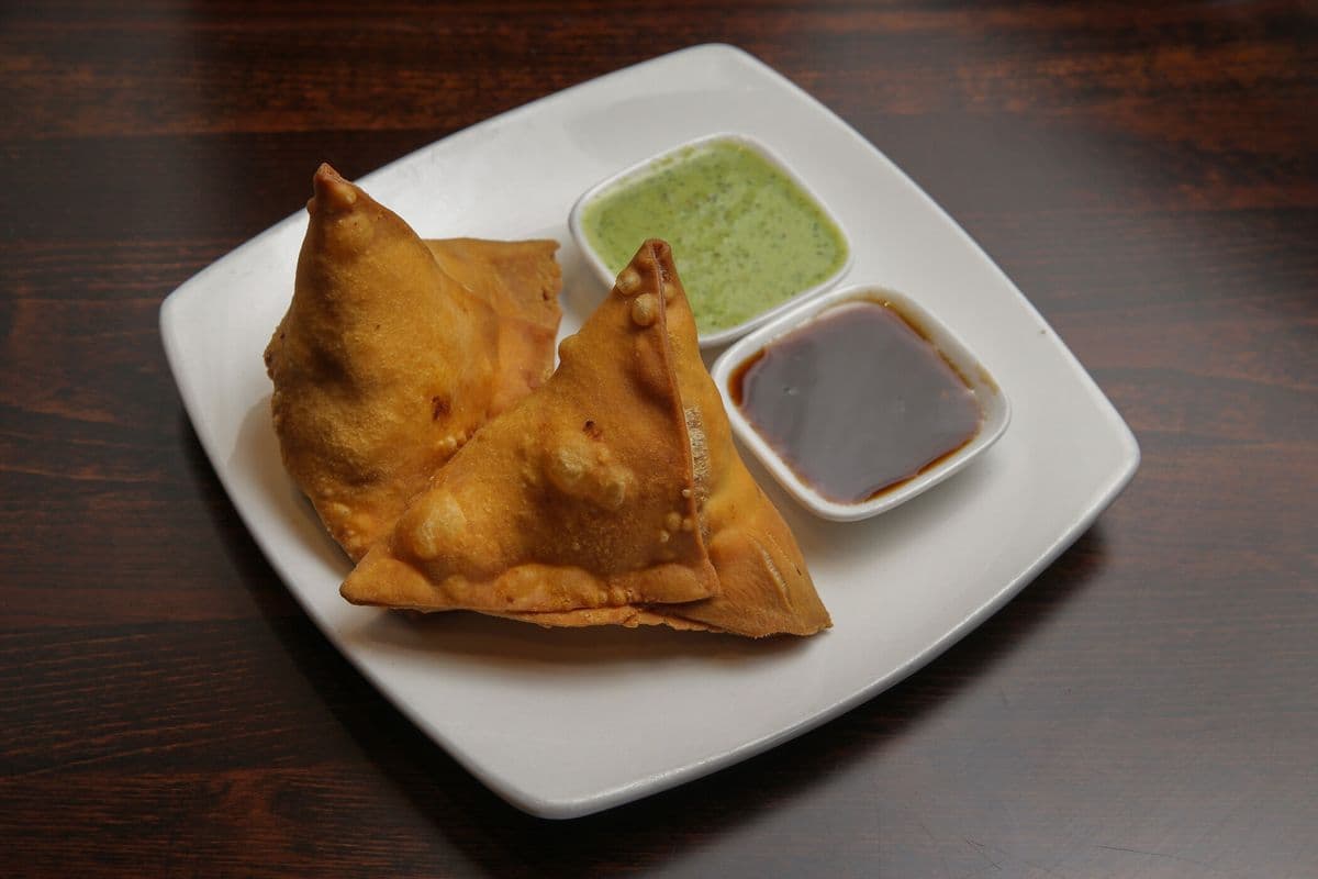 Vegetable Samosa (1 pc)