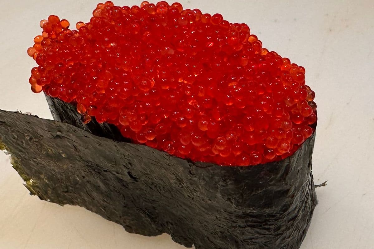 E14.Tobiko Sushi (Flying Fish)