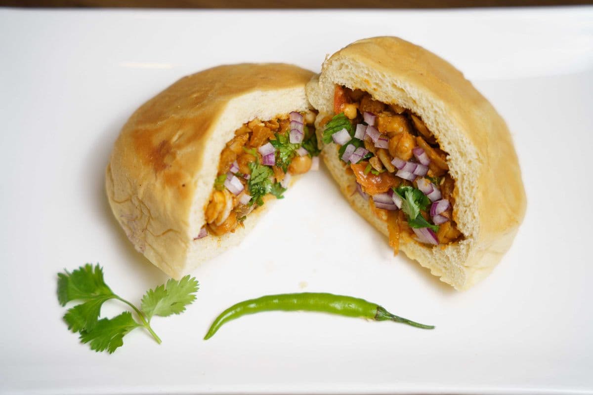 Kulcha Chana (2 pcs)