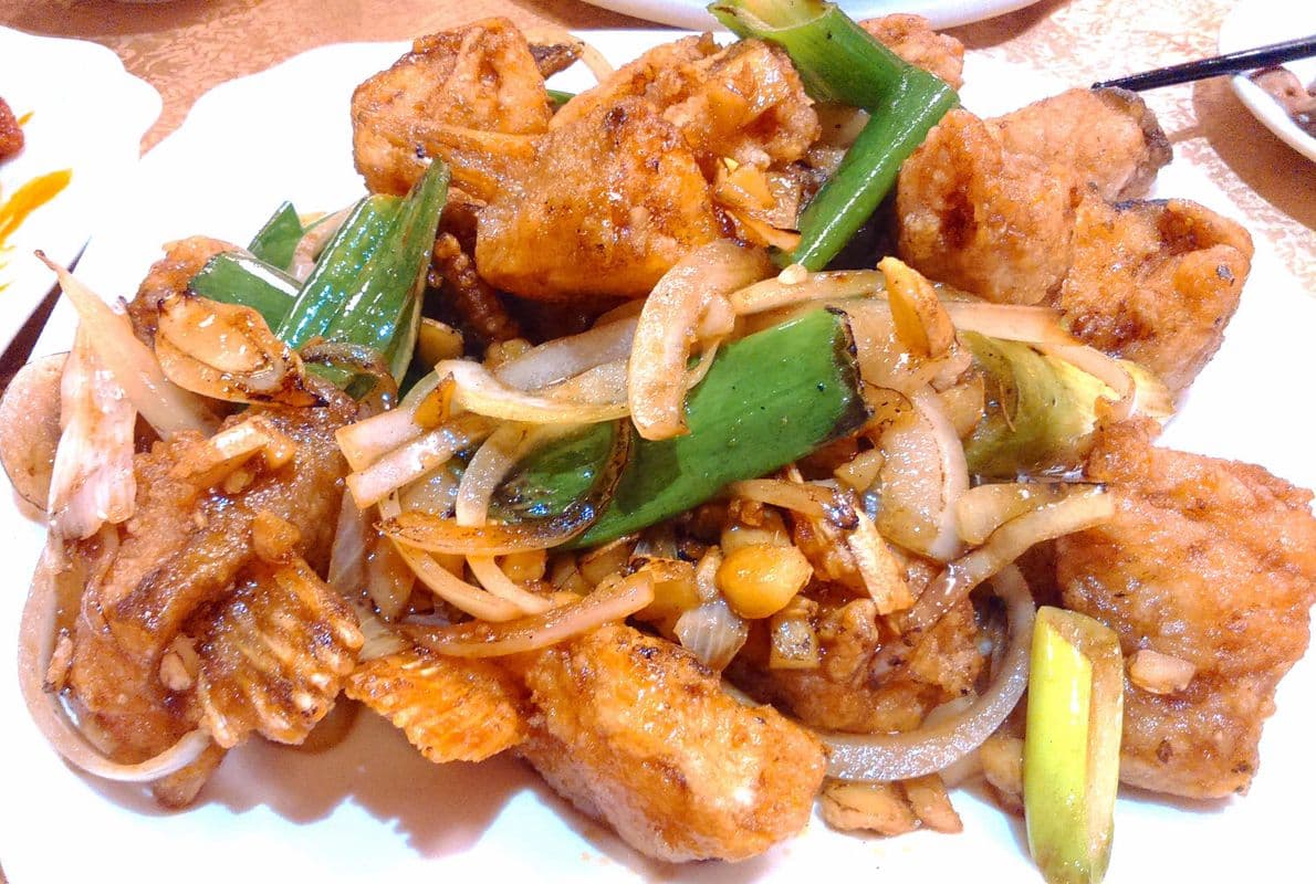 Halibut with Ginger and Green Onion in Supreme Soy Sauce / 薑蔥頭抽哈利拔 (例)