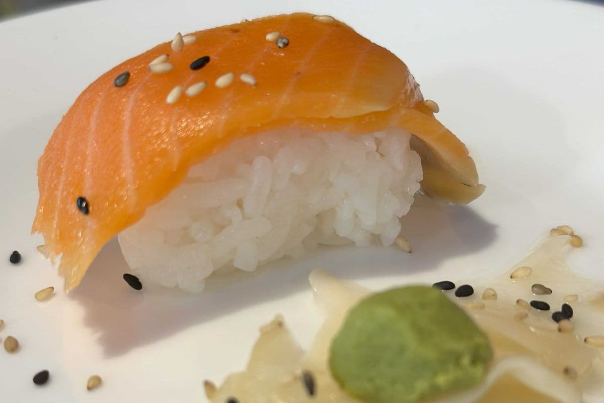 11.1 Kunsei Syake / Smoke Salmon - 1 Piece