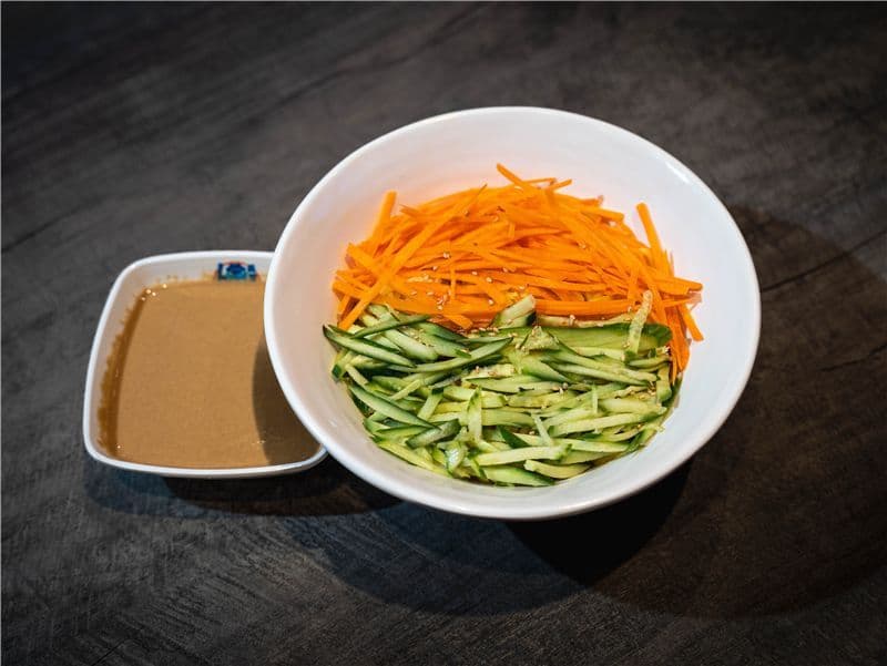 F05 Sesame Cold Noodle (Contains Peanut) F05 麻醬涼麵(含花生)