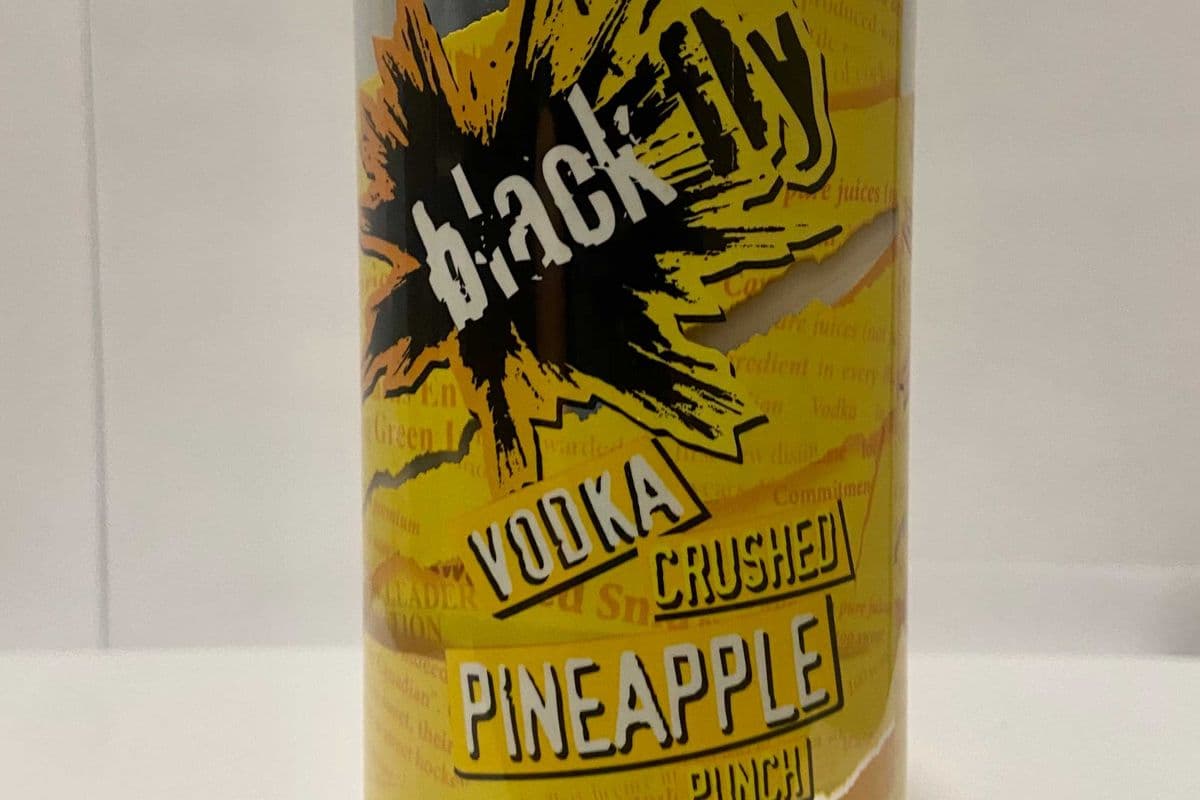 BLACK FLY CRUSHED PINEAPPLE PUNCH - 473 ML (1 x 473 ML)