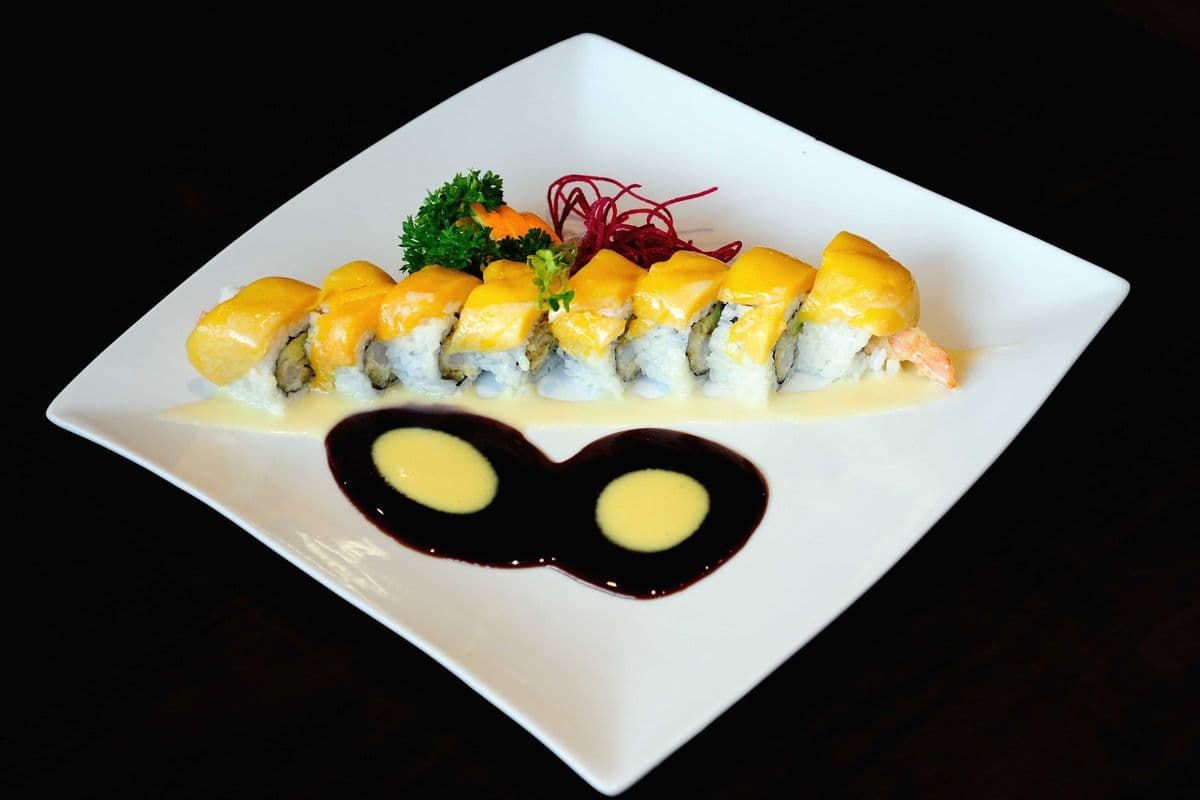 Crunchy Mango Roll
