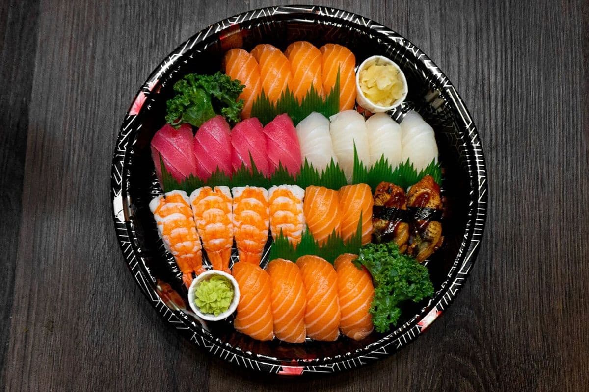 PT04. Sushi Tray Small A (24 pcs)