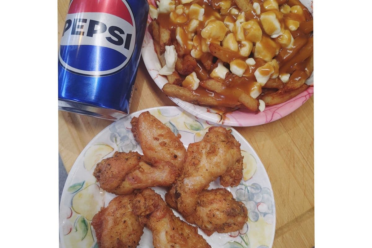 6 Ailes de poulet + Poutine + Pepsi