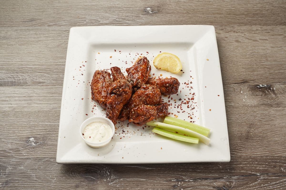 Blondie Beach Wings