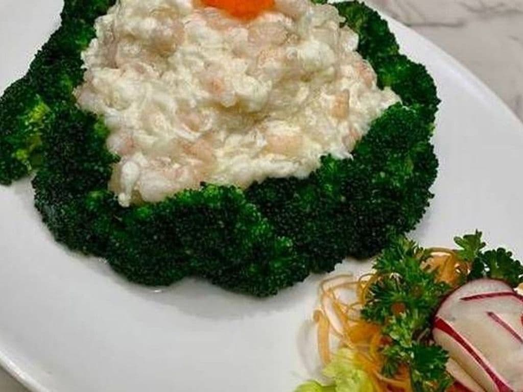 Scramble Eggs w/ Shrimps & Chives E18