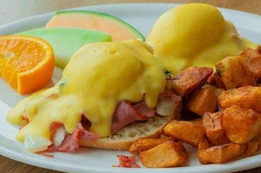Bénédictines Viande Fumée / Smoked Meat Benedict