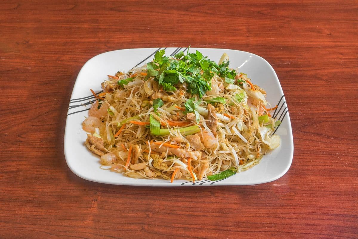 N13. Hakka Rice Noodles.(Chicken&Shrimp)