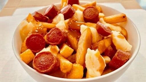 Petite Poutine Hotdog / Small Hotdog Poutine