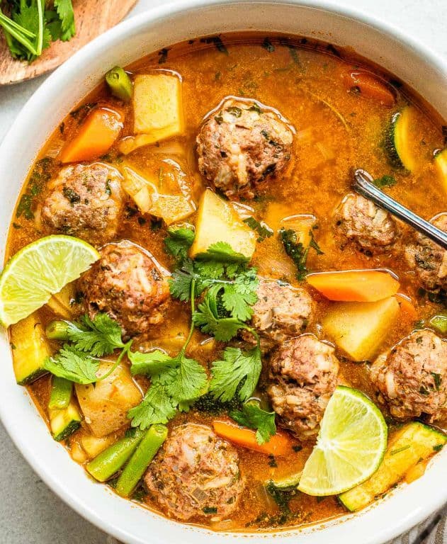 Garlic Meatball Chili