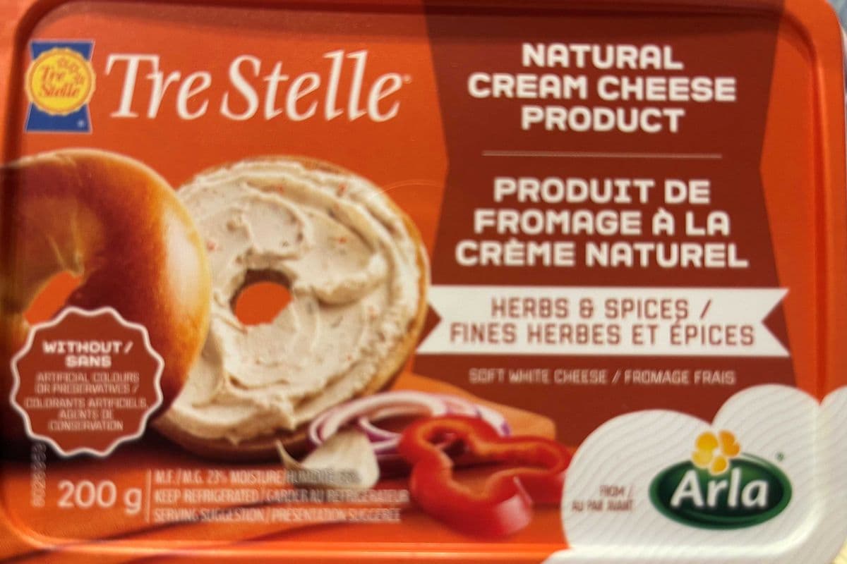 Tre Stelle Produit de fromage a la creme naturel fines herbes et epices. Tre Stelle Natural cream cheese product Herb and Spice . (200g)