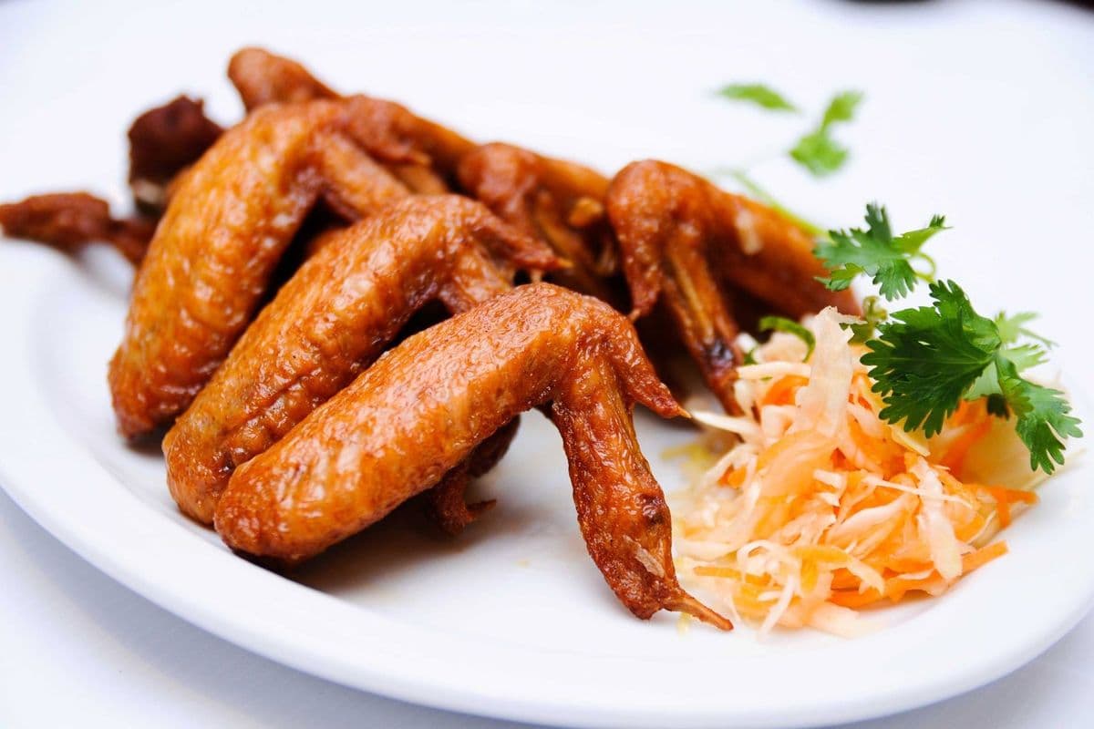 R05. Ailes de poulet frites / Fried Chicken Wings