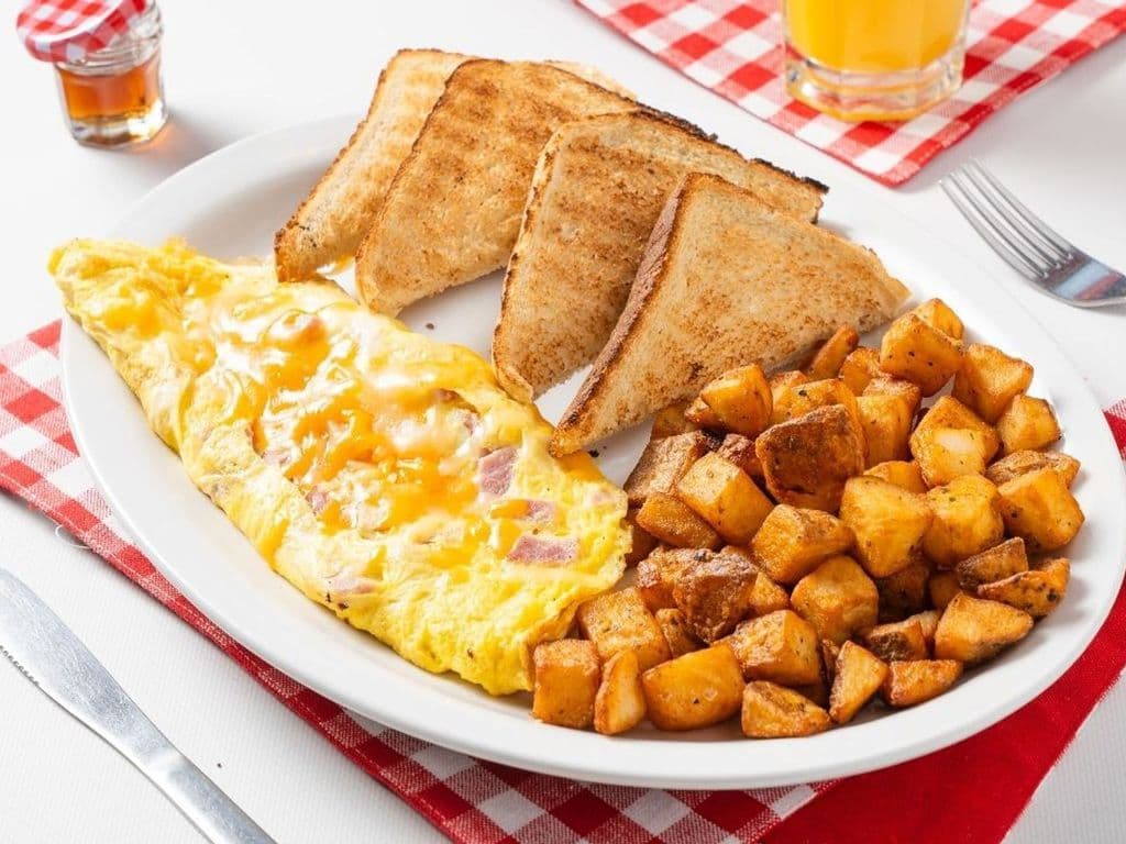 Ham & cheese Omelette*