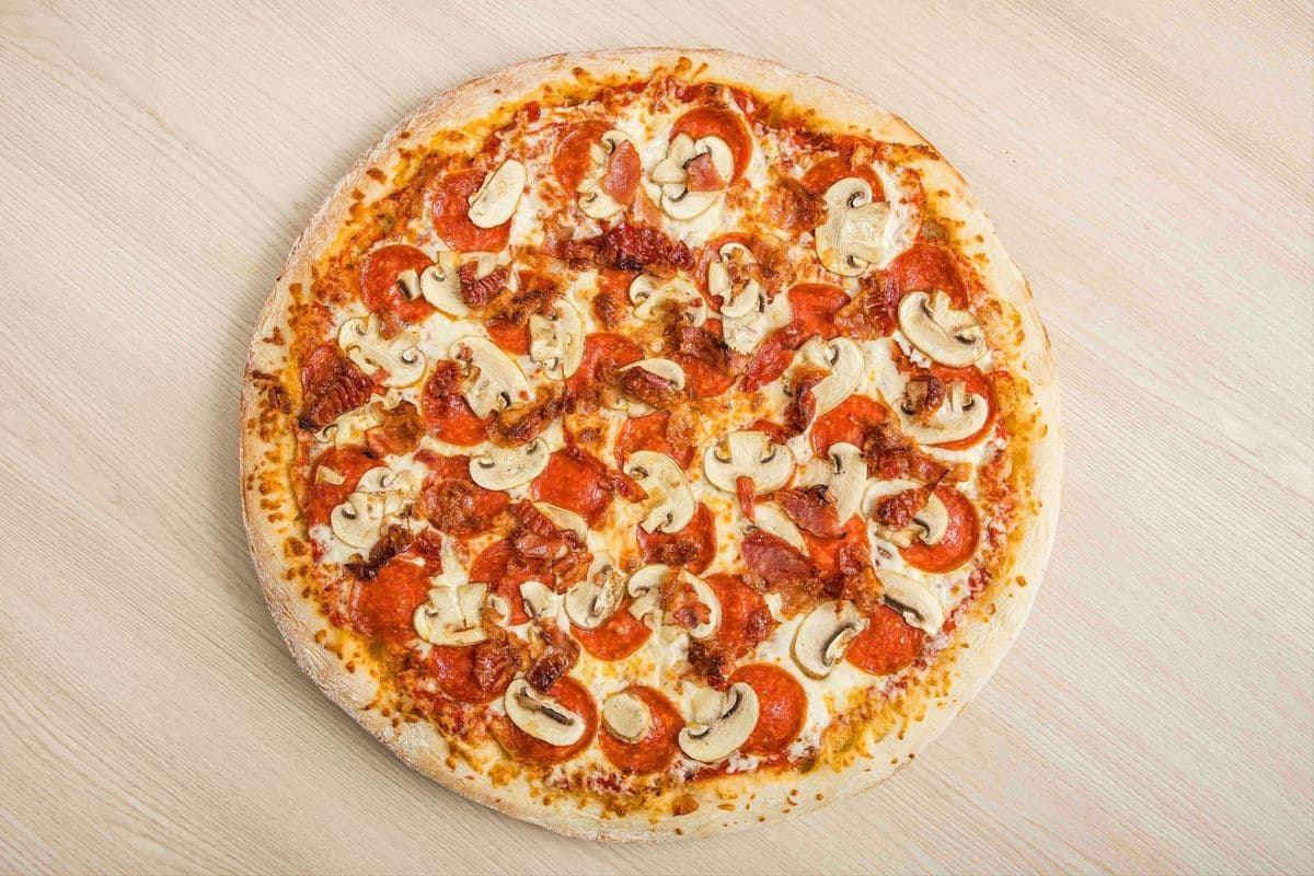 12" Small Pizza Canadian Specialty
