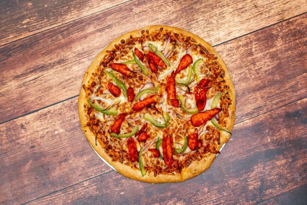 Tandoori Chicken Pizza (LARGE 14", 12 Slices, 3 Toppings)