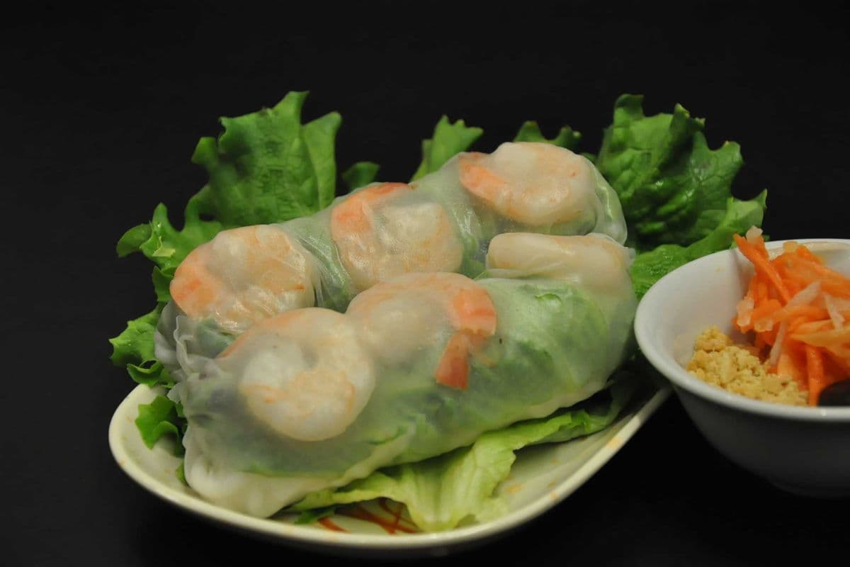 002. Fresh Vietnamese Spring Rolls (2 pcs)