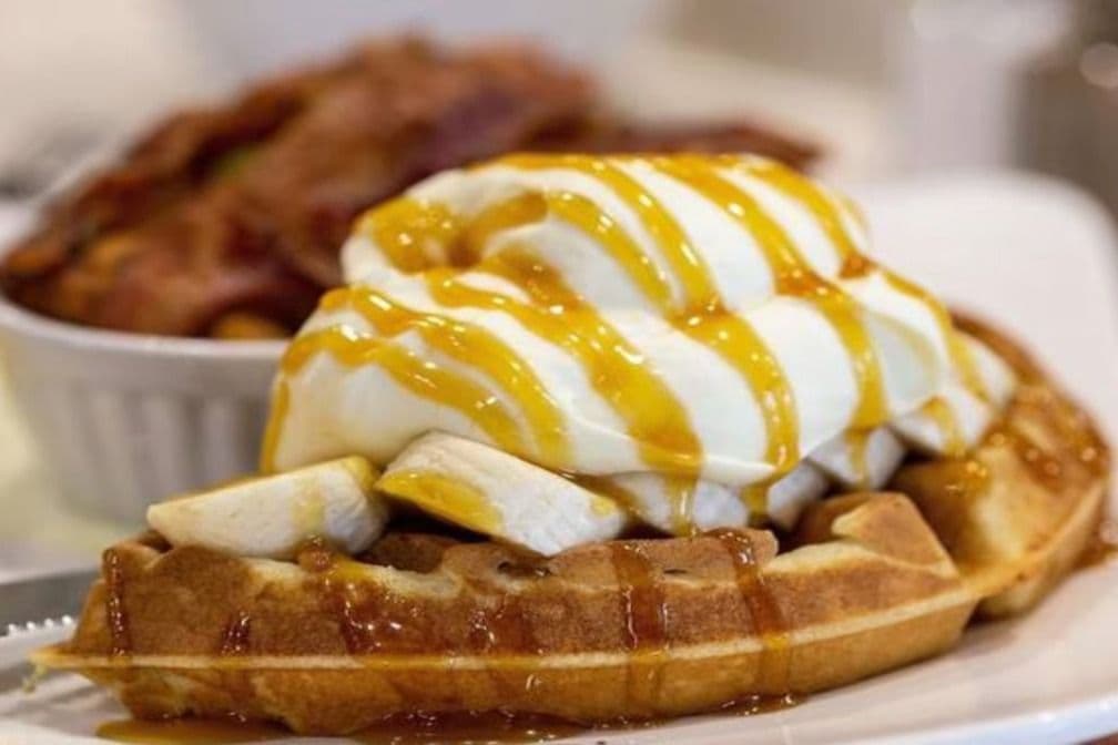Gaufre Coco avec banane / Coco Waffle with Banana