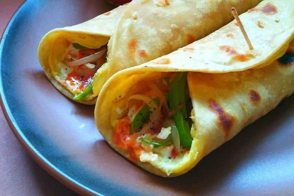 Egg Tikka roll