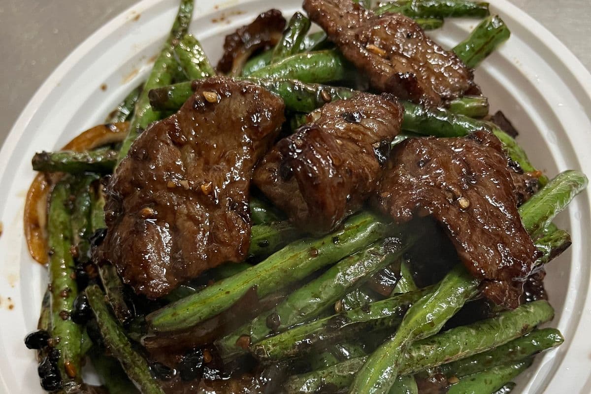 Green Beans with Beef in Black Bean Sauce 是椒牛四季豆