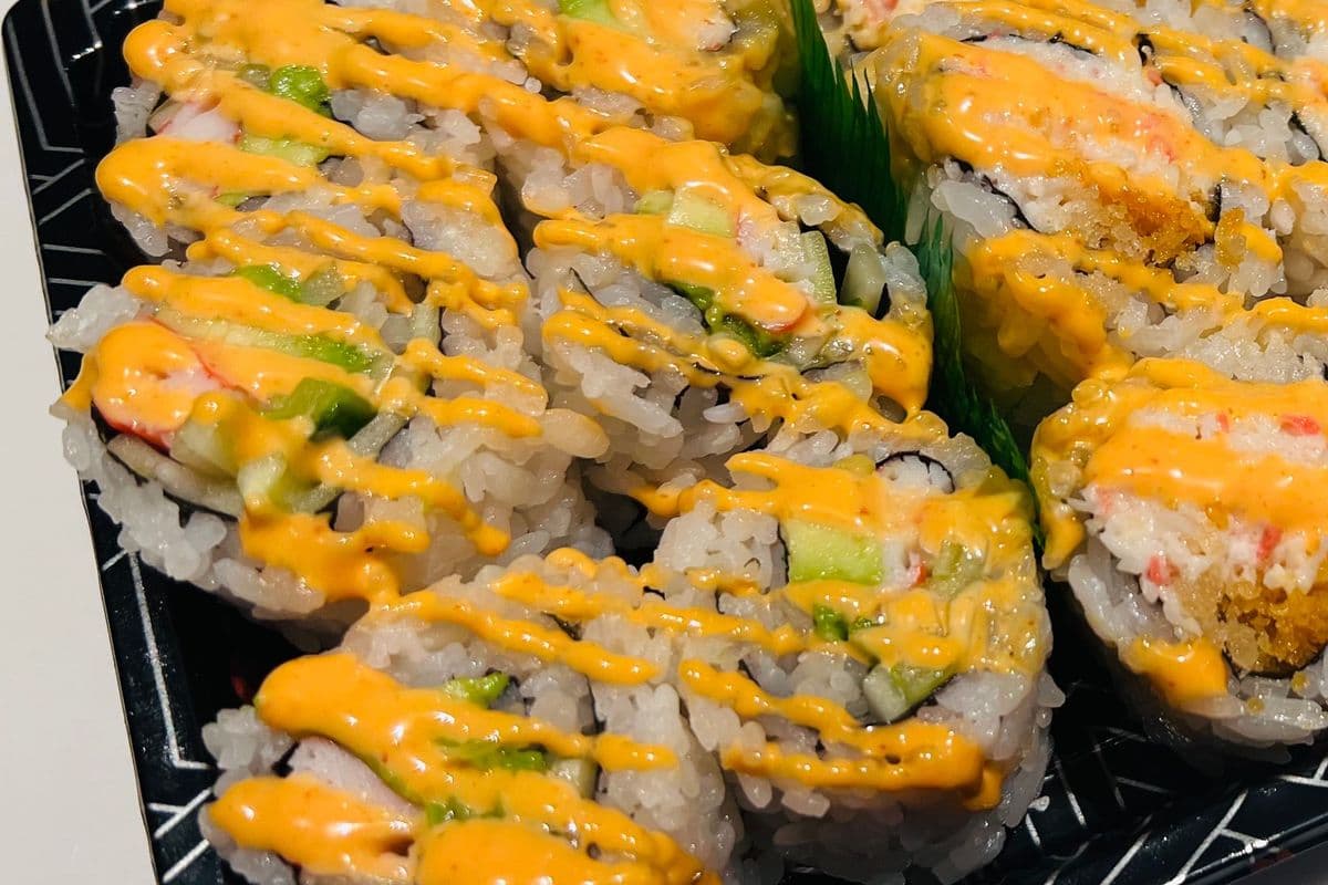 Spicy California Roll (6 pcs)