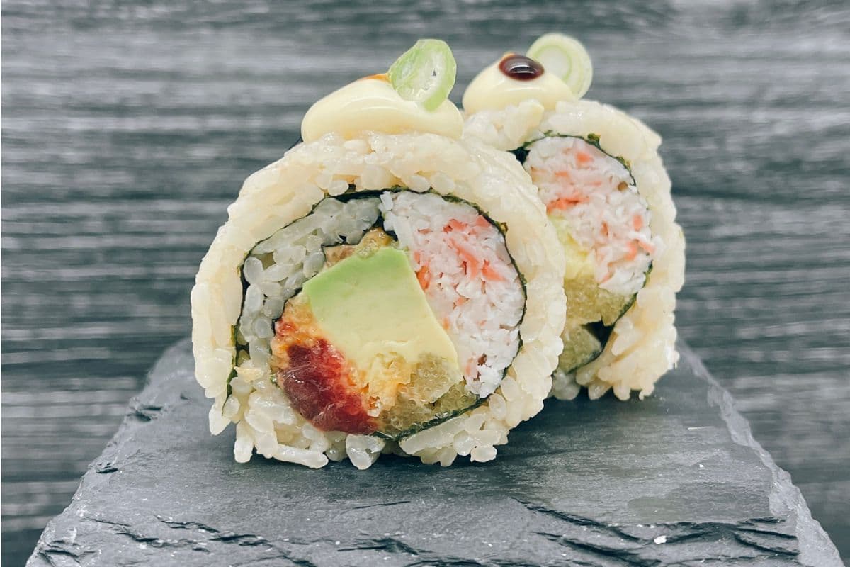 C10. Hawaiian Roll (8 Pcs)